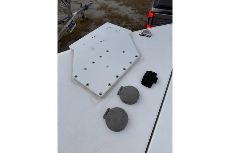 Slide: The Image of 2018 Sea Hunt Gamefish 30 Coffin Box boat deck with fittings and fixtures. - 73