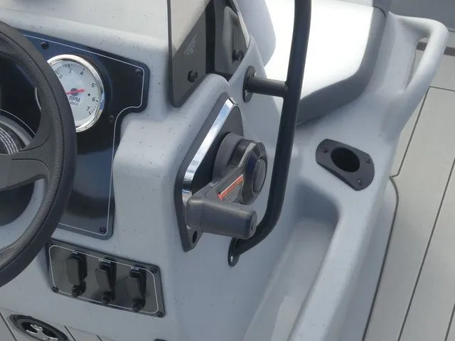 Slide: The Image of Tracker CLASSIC CC 2026 - 18