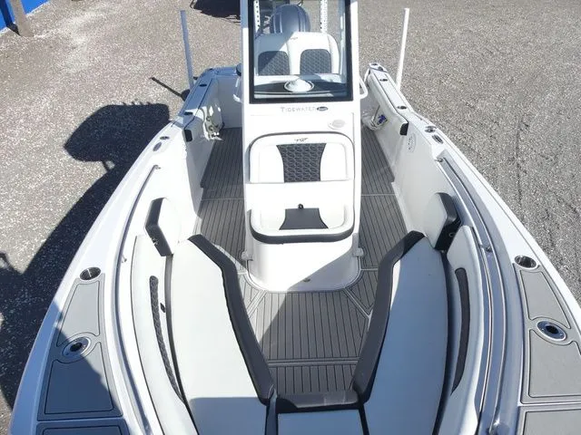 Slide: The Image of Tidewater 232 CC Adventure 2024 - 14