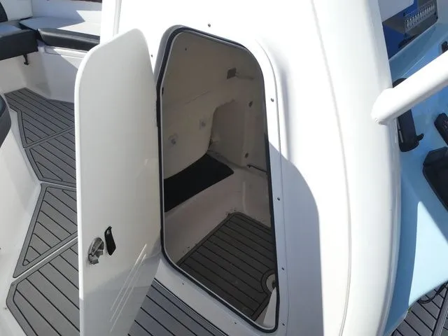 Slide: The Image of Tidewater 232 CC Adventure 2024 - 18