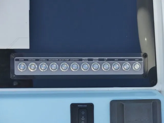 Slide: The Image of Tidewater 232 CC Adventure 2024 - 22