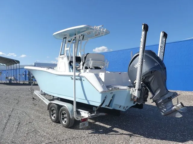 Slide: The Image of Tidewater 232 CC Adventure 2024 - 6