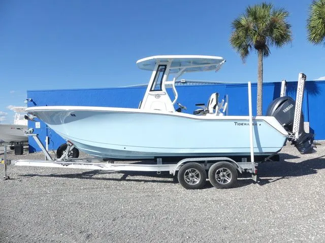 Slide: The Image of Tidewater 232 CC Adventure 2024 - 7