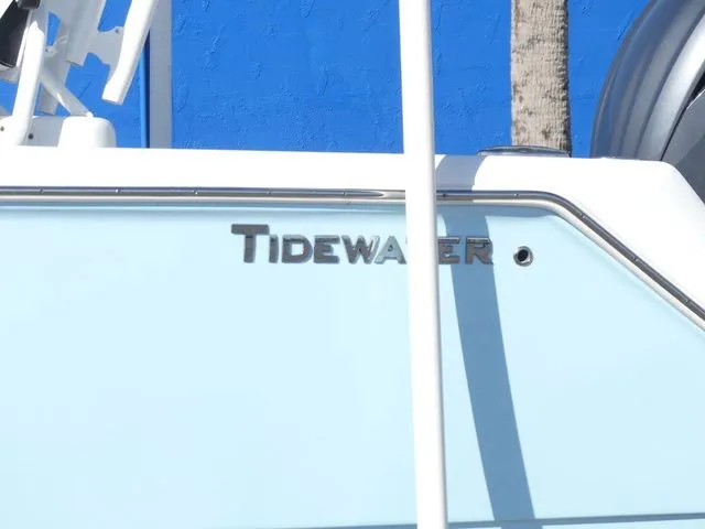 Slide: The Image of Tidewater 232 CC Adventure 2024 - 8