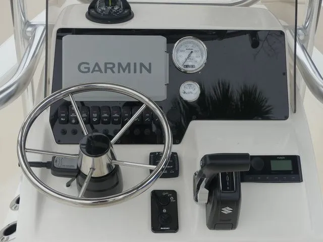 Slide: The Image of Bulls Bay 2200 XS 2026 - 17