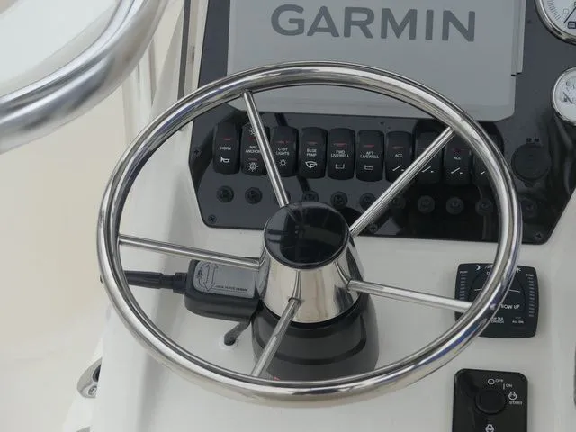 Slide: The Image of Bulls Bay 2200 XS 2026 - 21