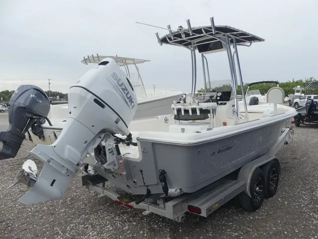 Slide: The Image of Bulls Bay 2200 XS 2026 - 4