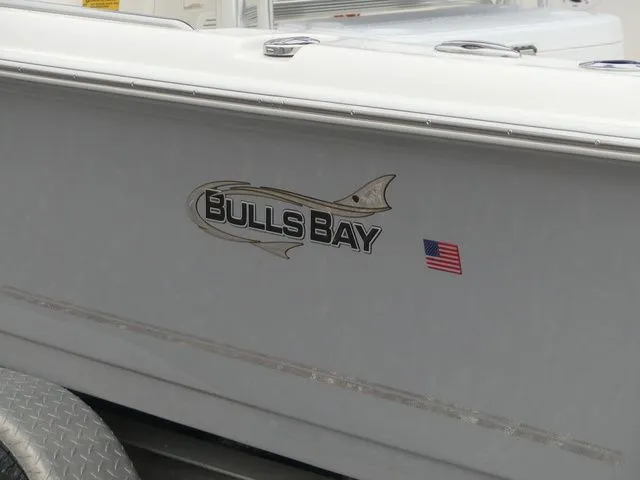 Slide: The Image of Bulls Bay 2200 XS 2026 - 7