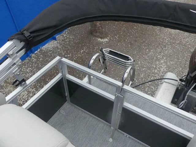 Slide: The Image of Sun Tracker Bass Buggy 16 XL Select 2026 - 15