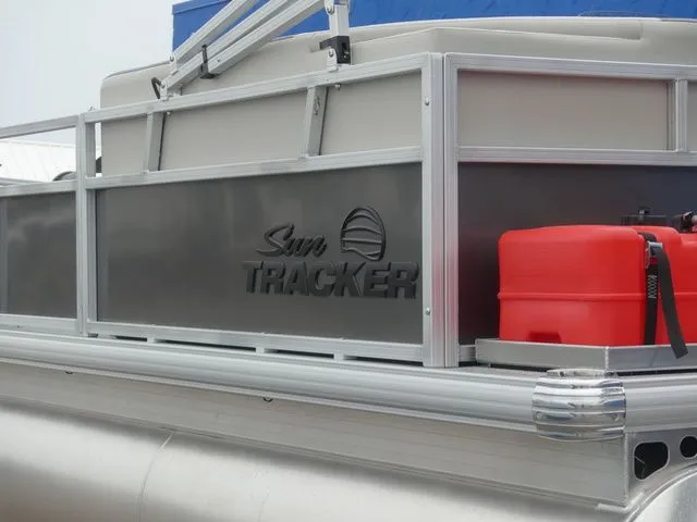 Slide: The Image of Sun Tracker Bass Buggy 16 XL Select 2026 - 7