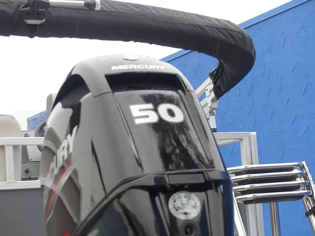 Slide: The Image of Sun Tracker Bass Buggy 16 XL Select 2026 - 9