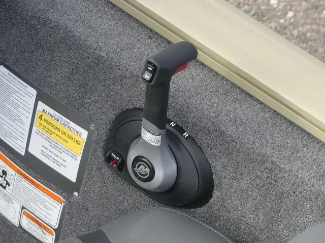 Slide: The Image of Tracker Pro Team 175 2026 - 18