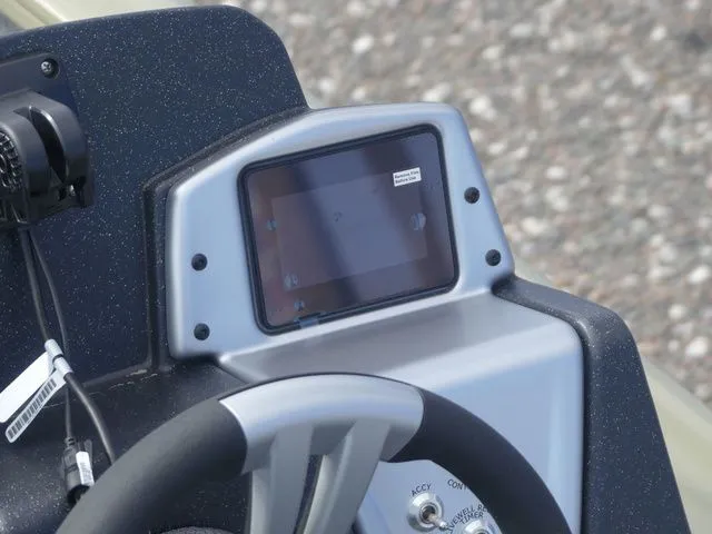 Slide: The Image of Tracker Pro Team 175 2026 - 19