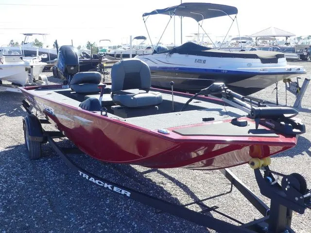 Slide: The Image of Tracker Panfish 17 2026 - 3