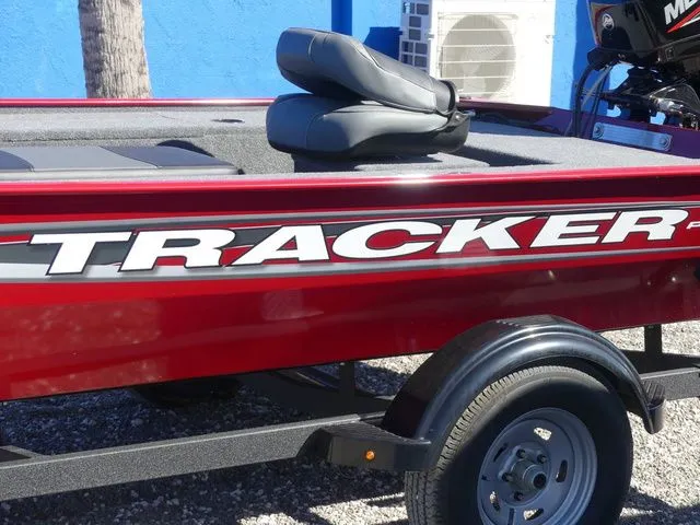 Slide: The Image of Tracker Panfish 17 2026 - 8