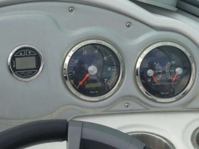 Slide: The Image of Hurricane SunDeck 2400 OB 2014 - 18