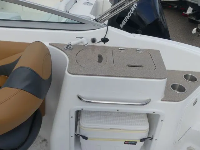 Slide: The Image of Hurricane SunDeck 2400 OB 2014 - 22