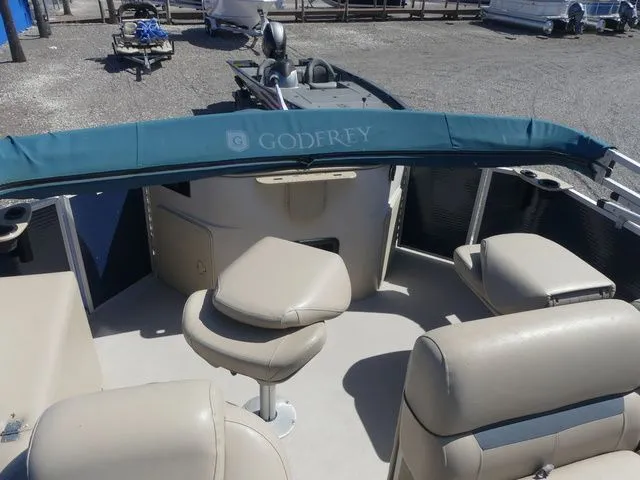 Slide: The Image of Godfrey SW 2086 BF 2020 - 14