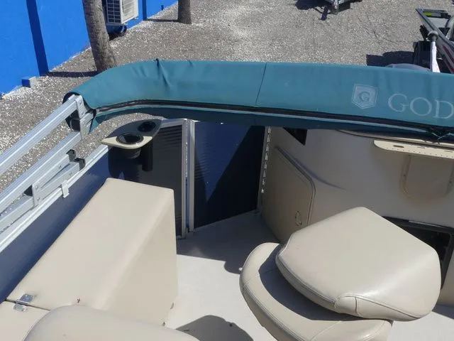 Slide: The Image of Godfrey SW 2086 BF 2020 - 17