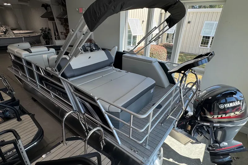 Slide: The Image of 2026 Starcraft EX 20 Q DH pontoon boat with Yamaha VMAX outboard motor. - 4