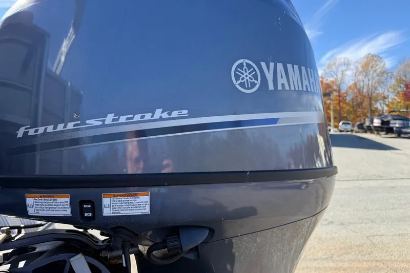 Slide: The Image of Yamaha four-stroke engine on a 2018 Sylvan Mirage Fish 8520 4-PT boat. - 7