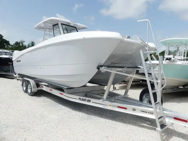 The Image of Twin Vee 280 GFX2 CC 2026 - 1