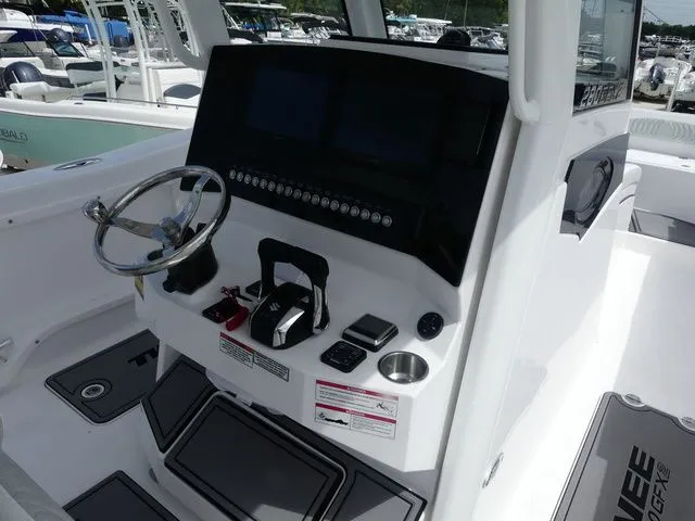 Slide: The Image of Twin Vee 280 GFX2 CC 2026 - 13