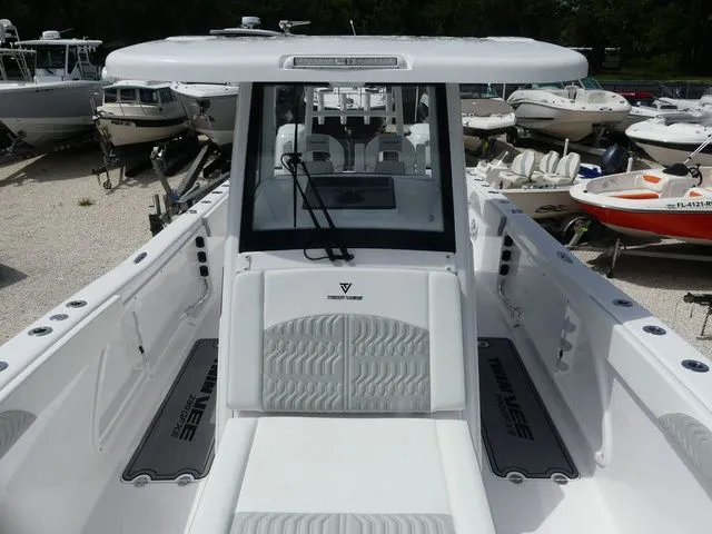 Slide: The Image of Twin Vee 280 GFX2 CC 2026 - 21