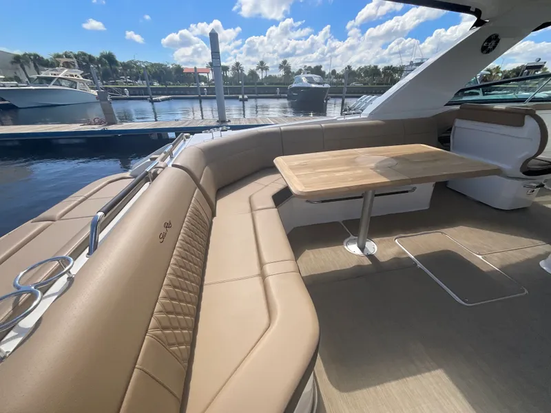 Slide: The Image of Sea Ray SLX 400 Outboard 2026 - 11