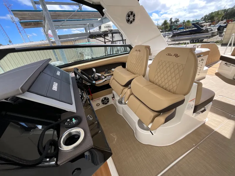 Slide: The Image of Sea Ray SLX 400 Outboard 2026 - 30