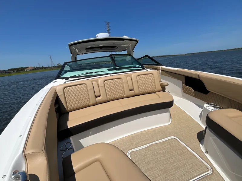 Slide: The Image of Sea Ray SLX 400 Outboard 2026 - 49