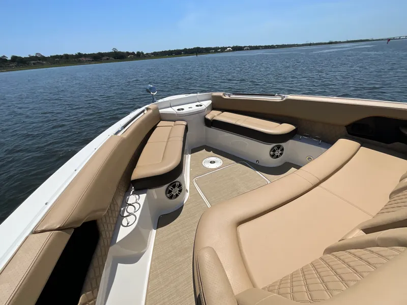 Slide: The Image of Sea Ray SLX 400 Outboard 2026 - 52