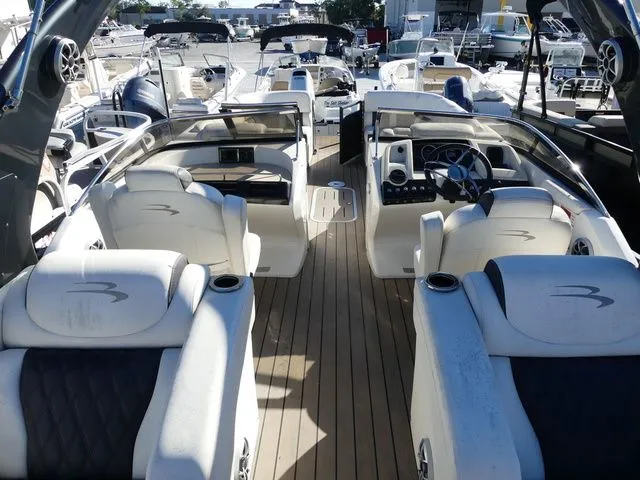 Slide: The Image of Bennington 2572 QCW Windscreen 2016 - 11