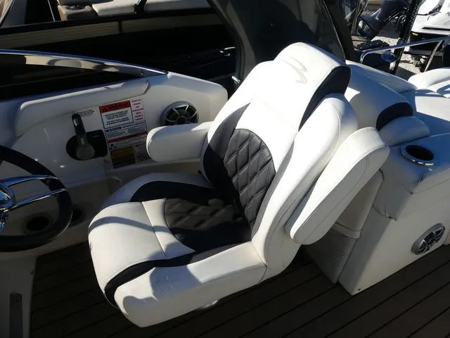 Slide: The Image of Bennington 2572 QCW Windscreen 2016 - 5