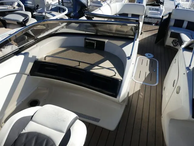 Slide: The Image of Bennington 2572 QCW Windscreen 2016 - 8