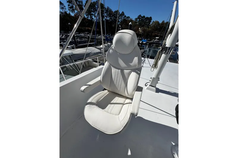 Slide: The Image of 1982 Marine Trader Europa boat deck with mast - 22