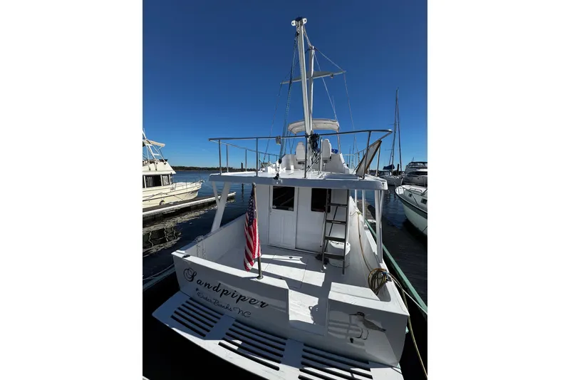 Slide: The Image of instruments on the flybridge - 30