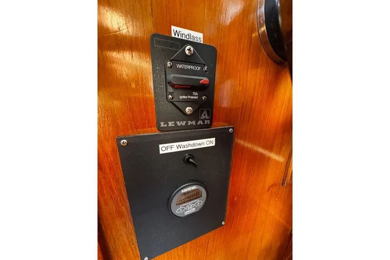 Slide: The Image of 1368 engine hours - 44