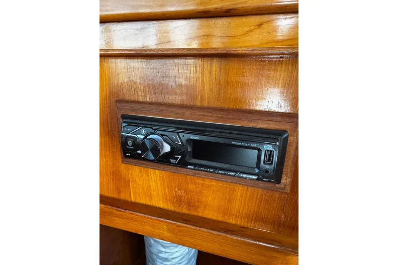 Slide: The Image of VHF mounted at the interior helm station - 47