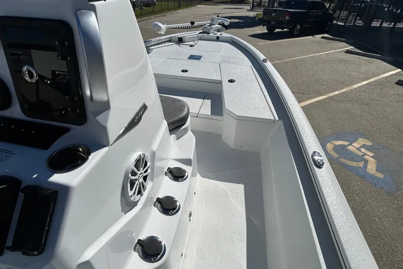 Slide: The Image of 2025 Avid 21 FST boat interior with sleek design and modern features. - 14