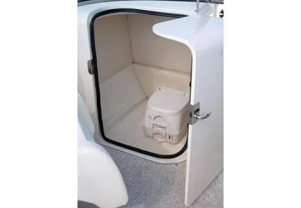 Slide: The Image of Sea Ray 220 Sundeck 2010 - 3