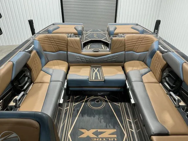 Slide: The Image of Tigé Ultré 25ZX 2025 - 15