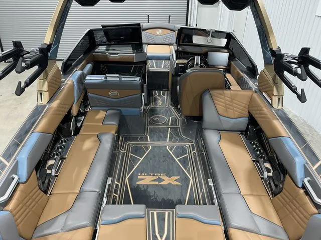 Slide: The Image of Tigé Ultré 25ZX 2025 - 20