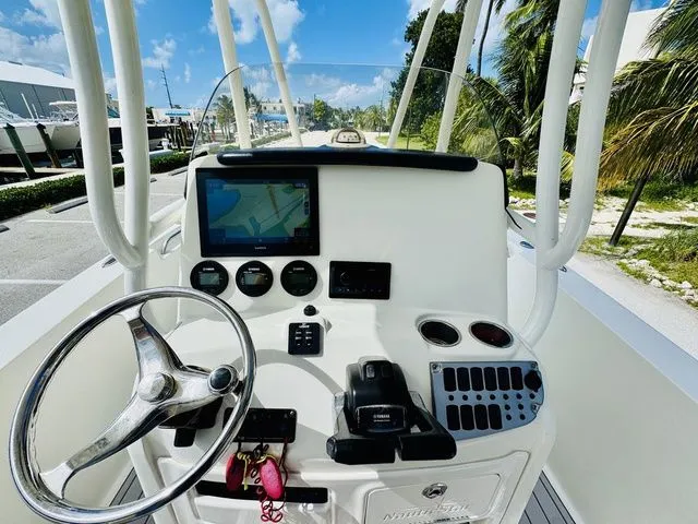 Slide: The Image of NauticStar 2500XS Offshore 2015 - 10