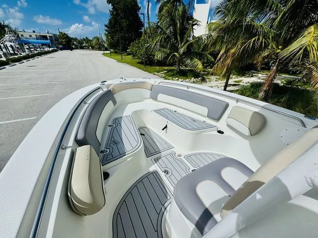 Slide: The Image of NauticStar 2500XS Offshore 2015 - 14