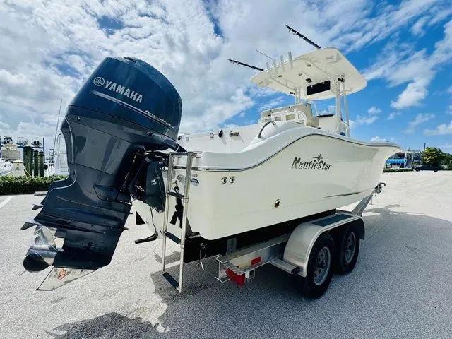 Slide: The Image of NauticStar 2500XS Offshore 2015 - 18