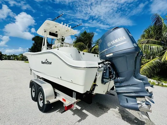 Slide: The Image of NauticStar 2500XS Offshore 2015 - 3