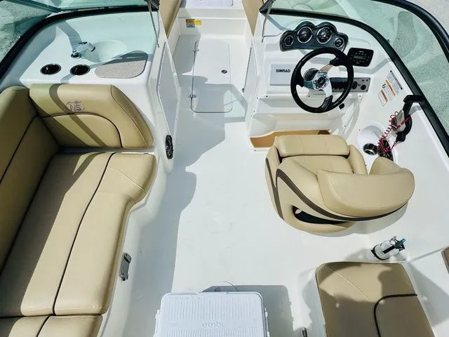 Slide: The Image of NauticStar 203 DC 2019 - 7