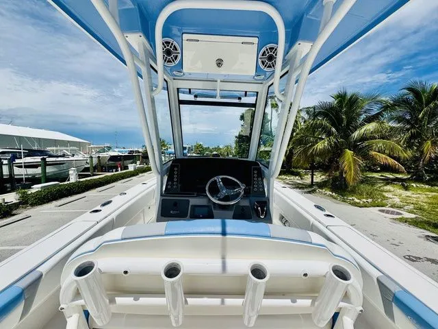 Slide: The Image of Robalo 266 Cayman 2023 - 10