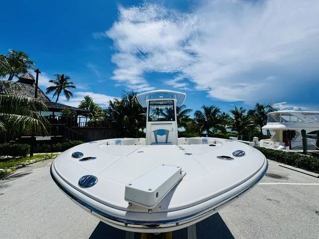 Slide: The Image of Robalo 266 Cayman 2023 - 19